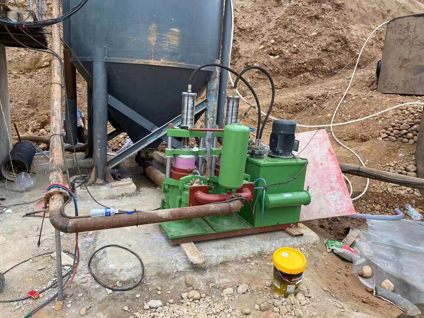 洗沙廠使用泵現場.jpg